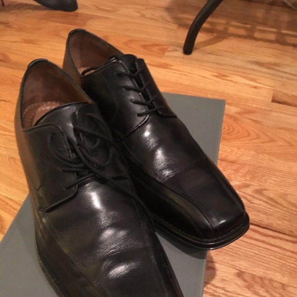 Men’s shoes  size 11